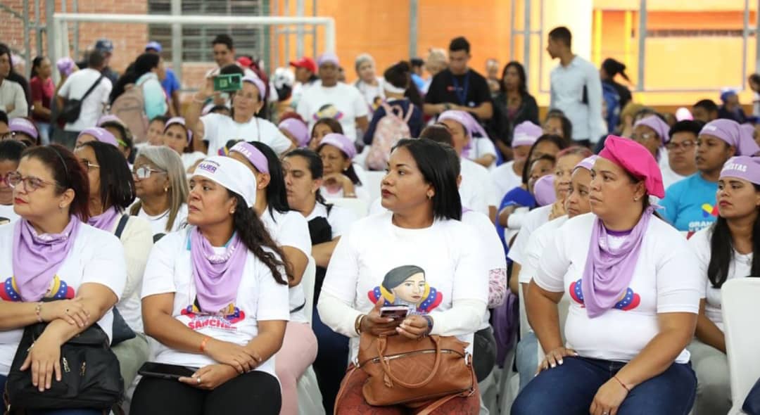 Instalan Gran Misión Venezuela Mujer en Petare