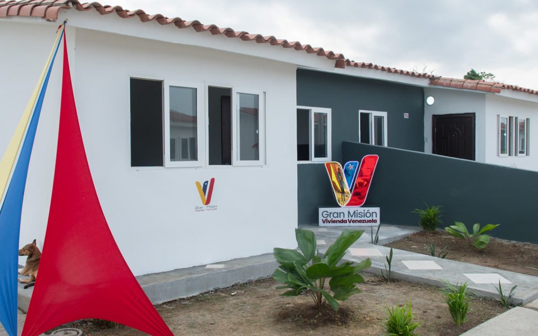 Familias barloventeñas recibieron viviendas en urbanismo Alamar II de la parroquia Tacarigua