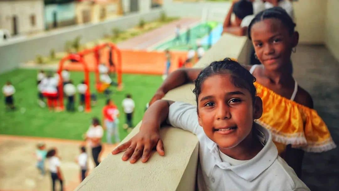 Corporación Juntos Todo es Posible rehabilitó escuela Juan Francisco de León en Tacarigua de la Laguna