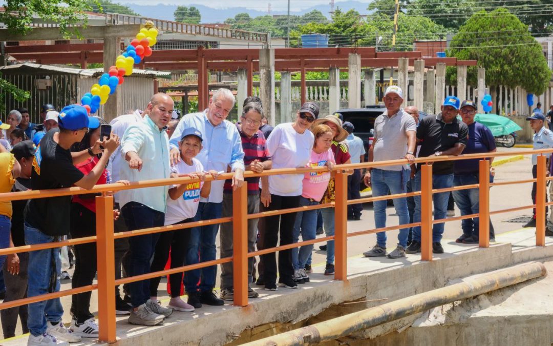 Gobierno de Miranda entregó totalmente recuperado puente Las Carolinas en Cartanal