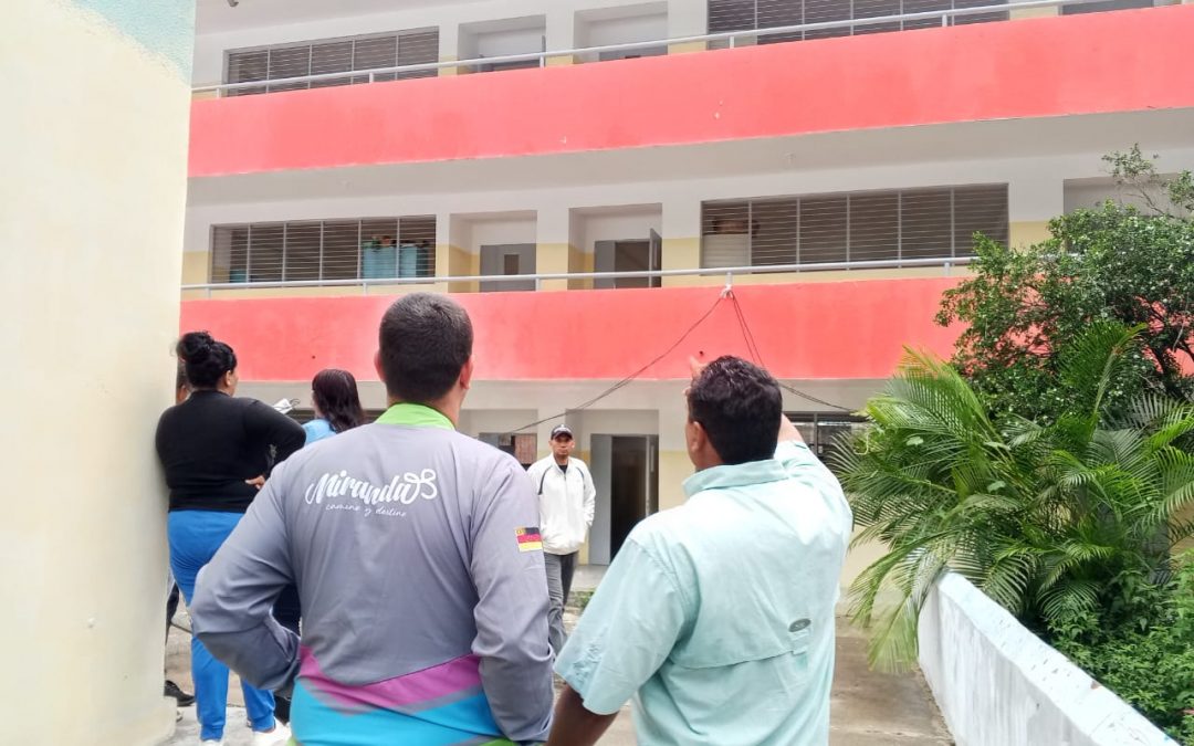 Avanza rehabilitación de U.E.N. Carmen Rosales en Los Teques