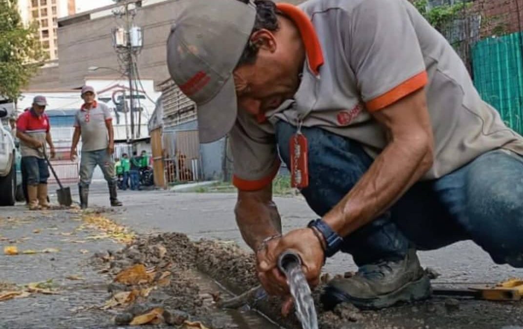 Gobierno Bolivariano favorece a 250 familias de Petare con sustitución de tuberías de agua potable