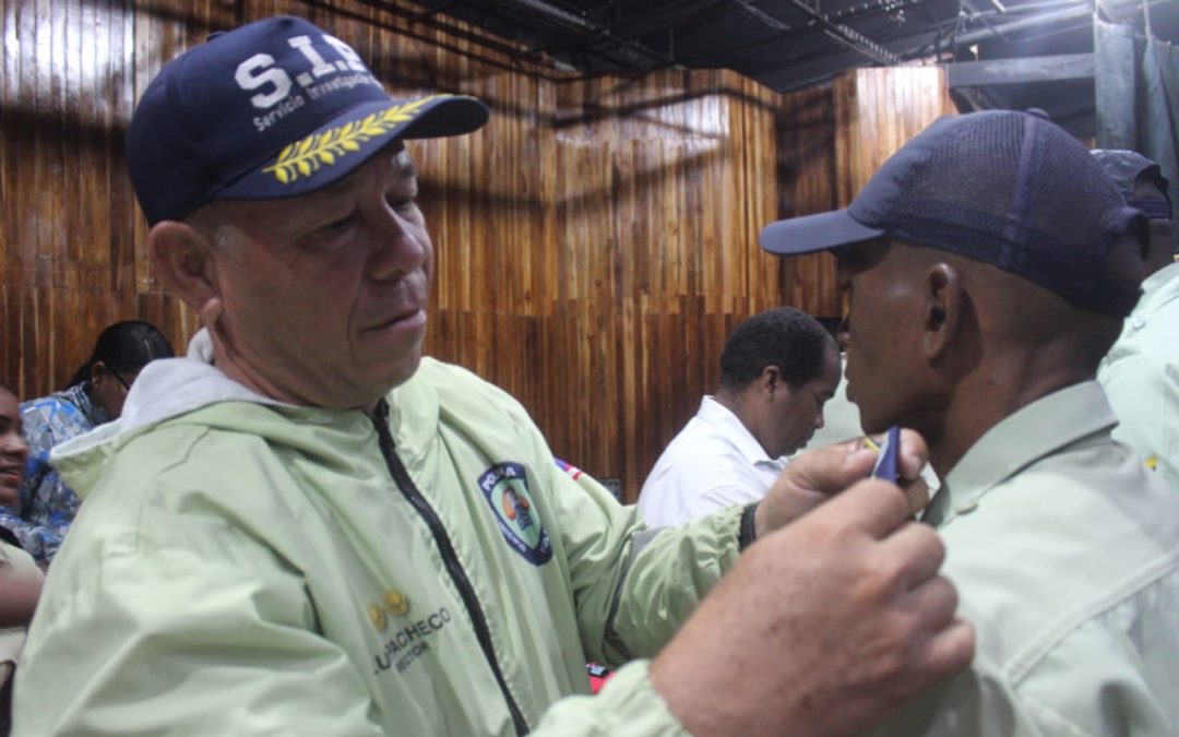 Con 35 ascensos celebran Día Nacional del Policía en Buroz