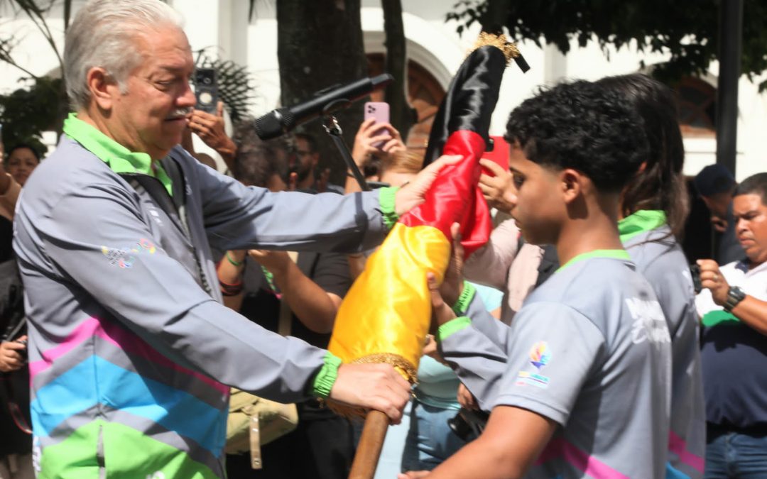 Abanderada delegación de Miranda rumbo a los XIX Juegos Estudiantiles Nacionales