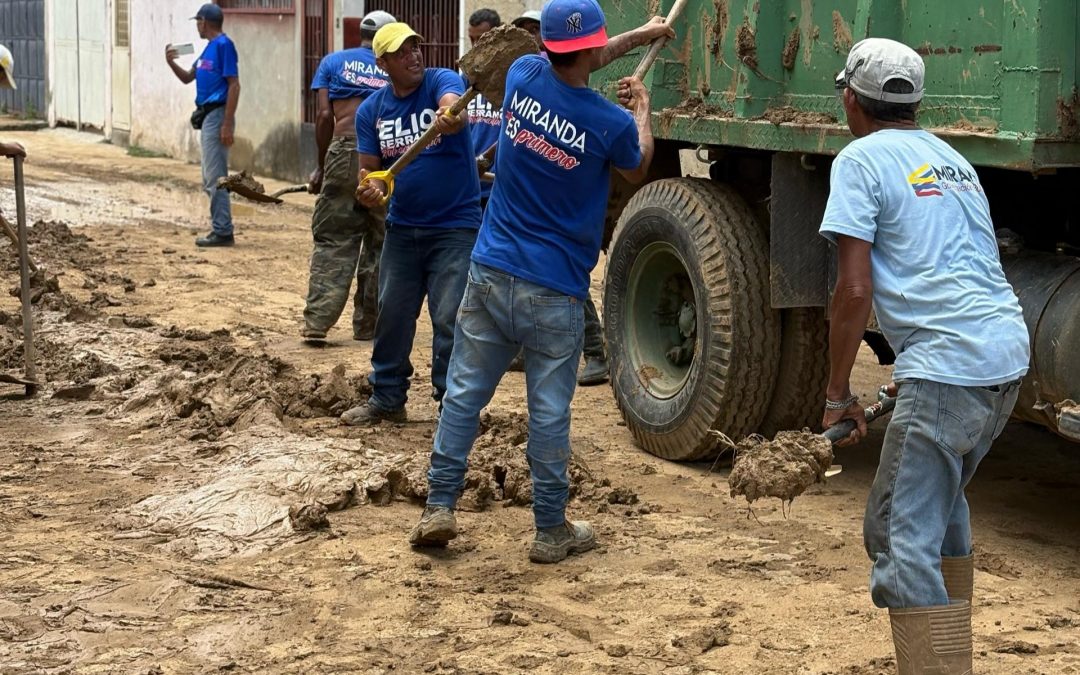 Gobierno Bolivariano atiende comunidades de Paz Castillo afectadas por las lluvias