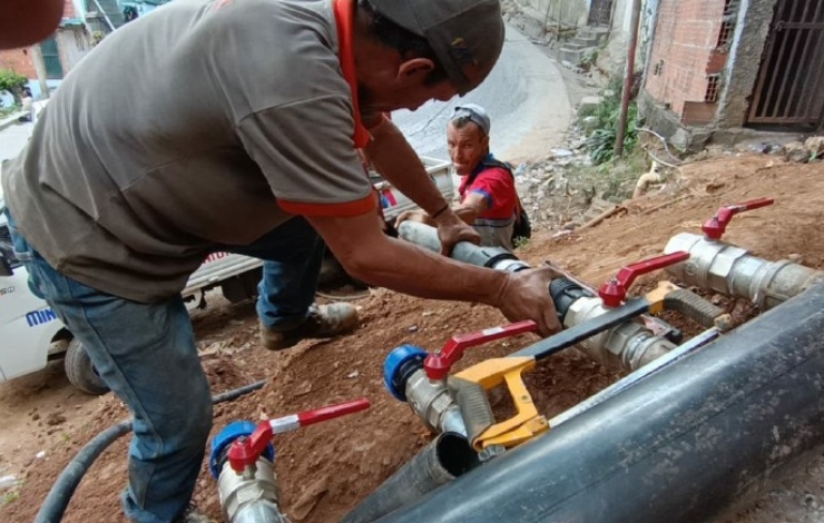Más de 61 mil familias mirandinas favorecidas con reparación de tubería de agua potable