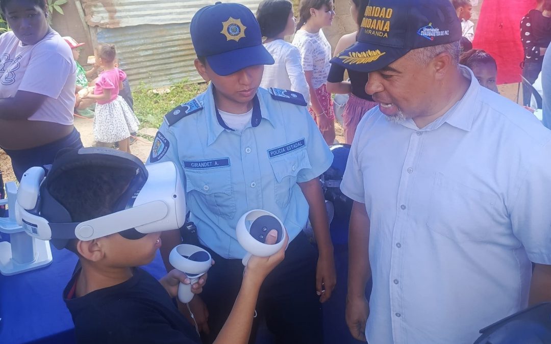 Familias de Filas de Mariche reciben atención integral con jornada de la Policía de Miranda