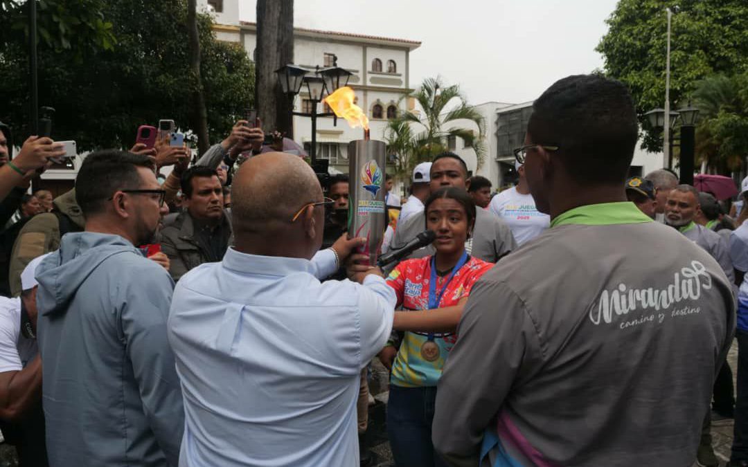 Miranda recibió fuego patrio de Juegos Deportivos Nacionales Estudiantiles 2025