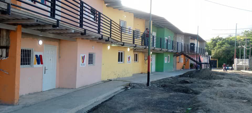 95% de avance presenta construcción de viviendas en comunidad Guatire 57