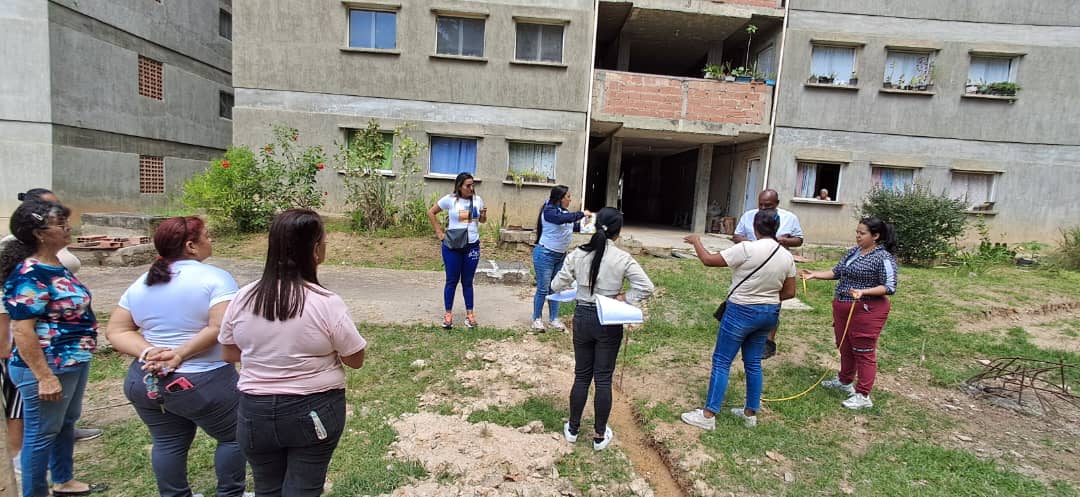 Avanzan trabajos de construcción de viviendas en Baruta y Sucre