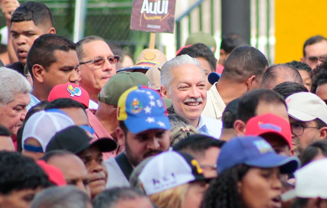 Mirandinos patriotas y revolucionarios alzan su voz y gritan al imperio “Respaldo total a Maduro”