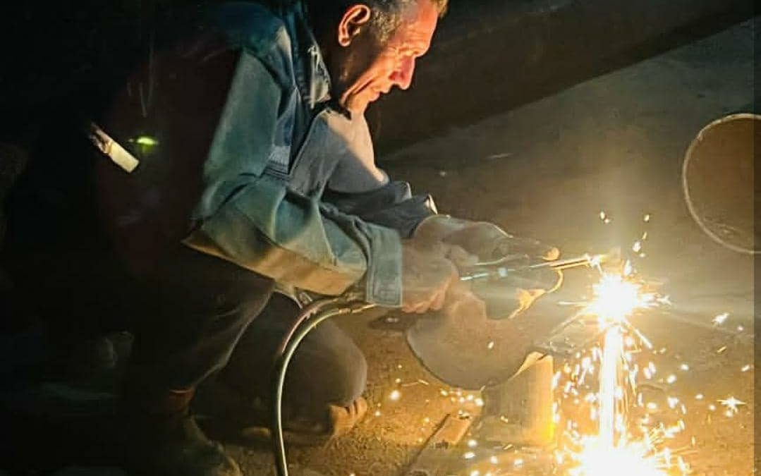 Reparada tubería de agua potable en sector Altamira  de Santa Teresa del Tuy