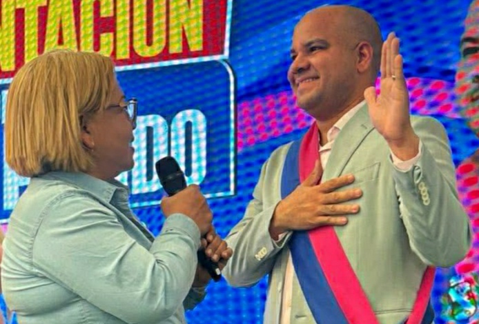 Juramentado Rayner Pulido  como alcalde del municipio Independencia para el período 2025-2029