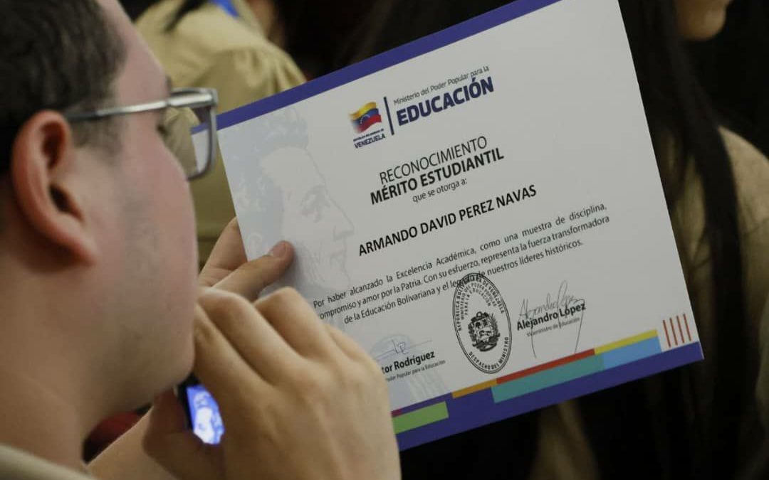 Ruta Live Bachilleres en Miranda reúne a reconocidos cantantes para graduandos de Cristóbal Rojas