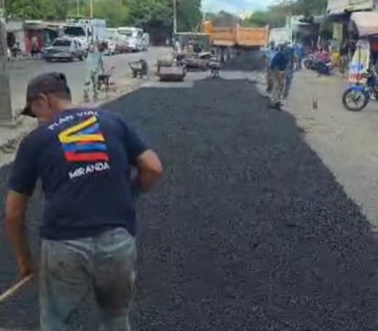 Colocaron 60 toneladas de asfalto en comunidad de parroquia Santa Teresa