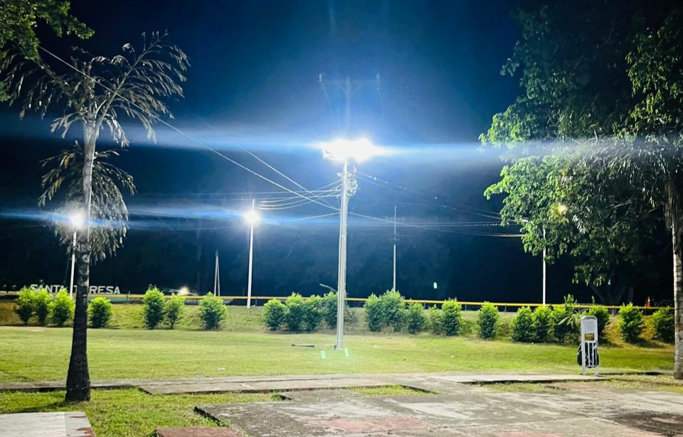 Optimizan sistemas de iluminación en calles del municipio Independencia