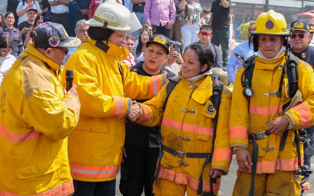 Ascendieron a uniformados de Miranda por el Día Nacional del Bombero