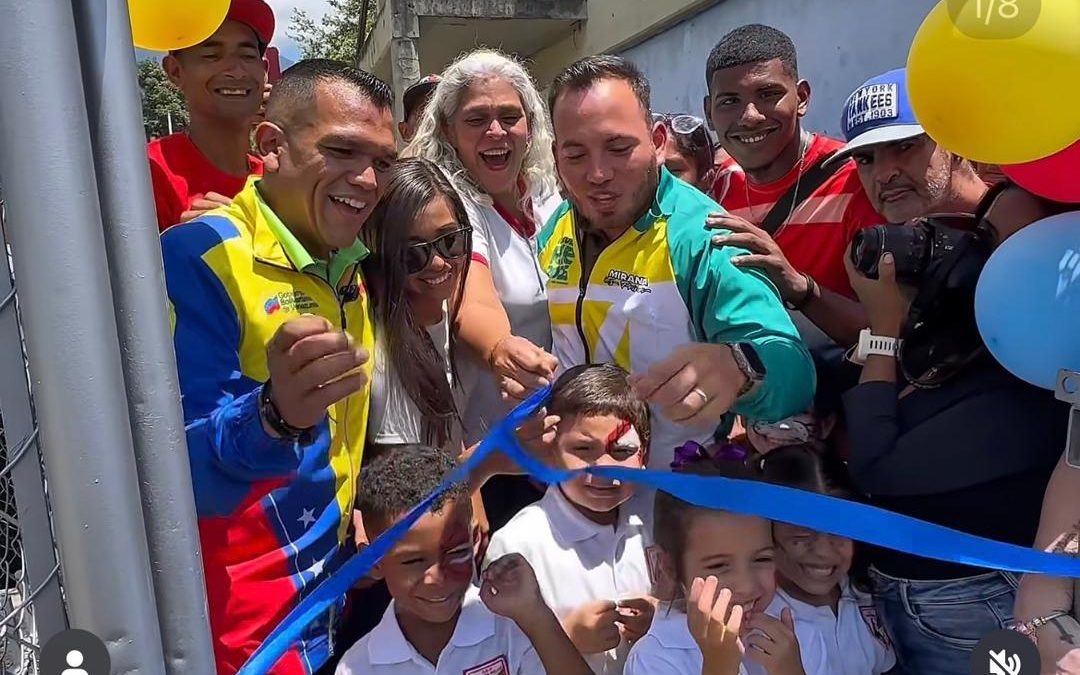 Entregan cancha rehabilitada en la Villa Panamericana en Guarenas