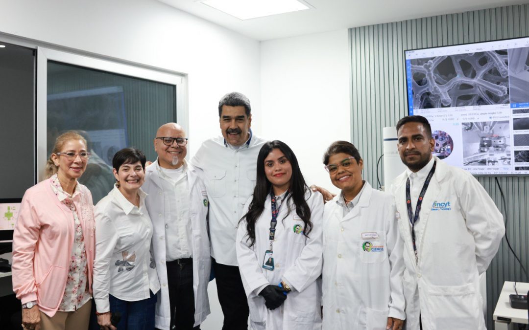 Venezuela potencia investigación científica con microscopios avanzados en Miranda