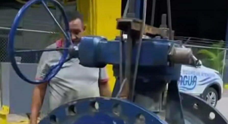 Optimizan sistema de suministro de agua potable con trabajos de reparación y mantenimiento en Miranda