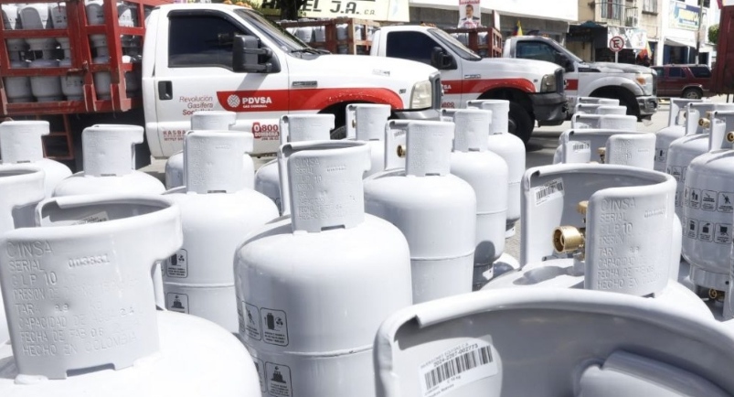 Despachan cilindros de gas en comunidades de Sucre y Baruta