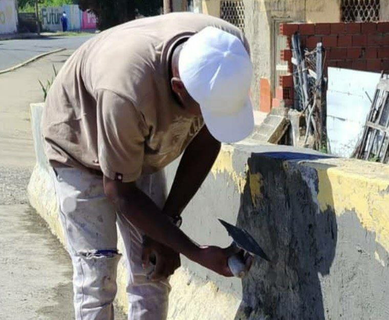 Gobierno Bolivariano embellece puentes del municipio Brión