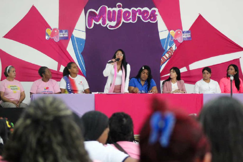 Miranda se ilumina de rosa para prevenir cáncer de mama