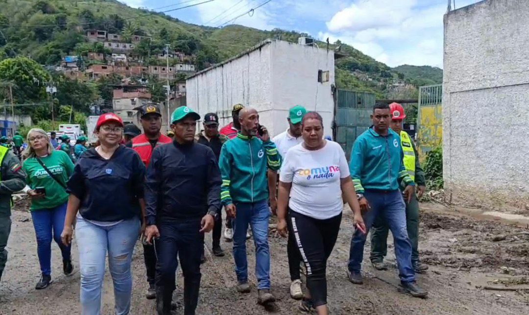 Controlado desbordamiento de río en comunidades de Carretera Nacional Petare-Guarenas