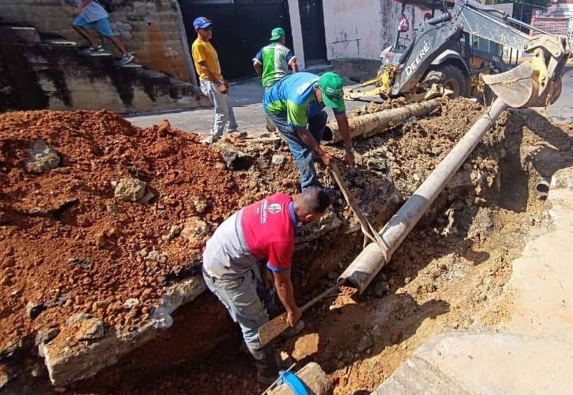 Familias de Las Rosas de Ocumare del Tuy favorecidas con instalación de tuberías de agua potable