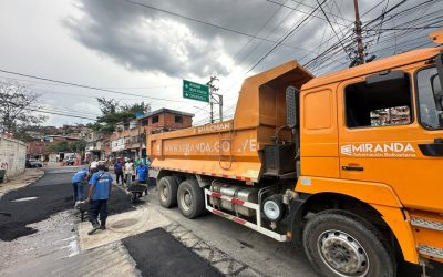 Sustituyen tubería de aguas servidas y asfaltan en avenida principal de Ruiz Pineda