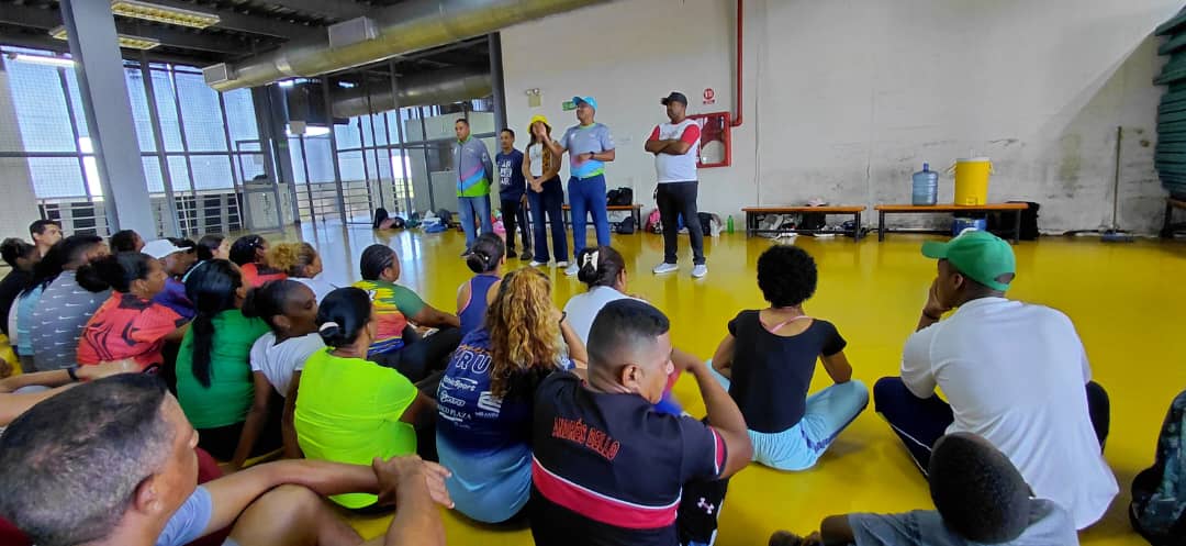 Culminan con éxito cursos de formación de recreadores y de gimnasia básica en Barlovento