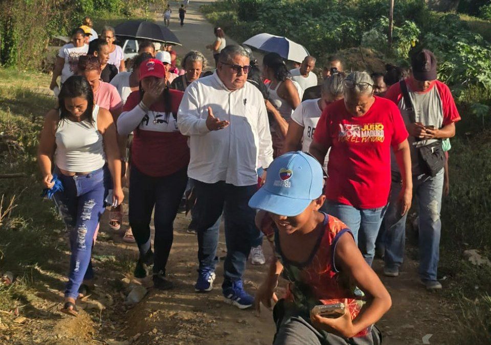 Miranda evalúa avance de proyectos comunitarios en Urdaneta