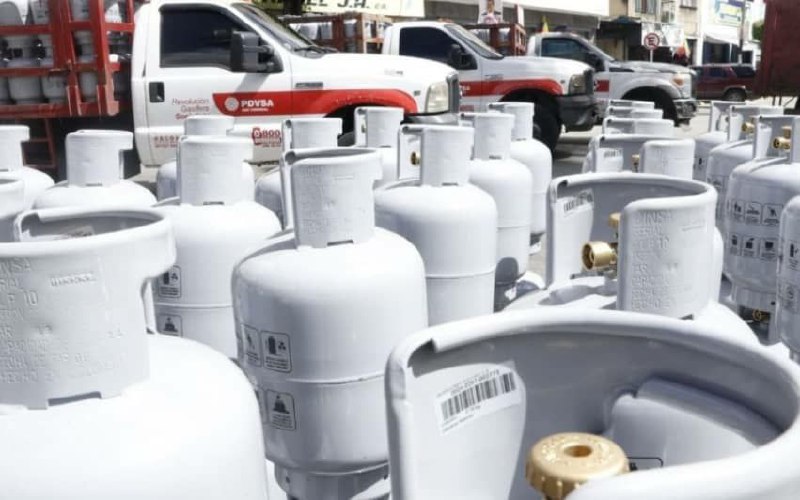 Comunidad 1 de Noviembre de Petare recibió más de 4.800 cilindros de gas