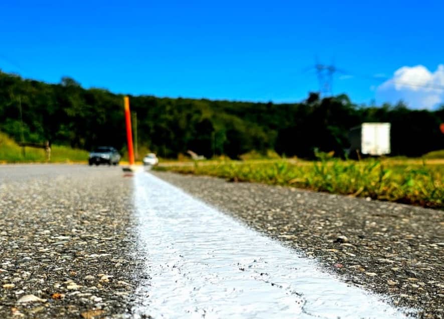 Demarcan vías en el Casco central de Carrizal tras labores de asfaltado