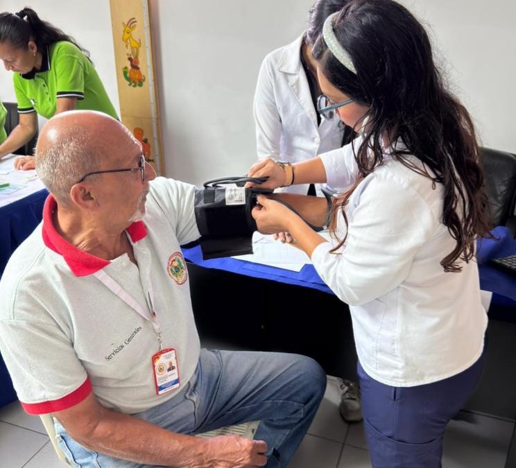 Más de 300 trabajadores del Clebm atendidos en jornada integral de salud en Guaicaipuro