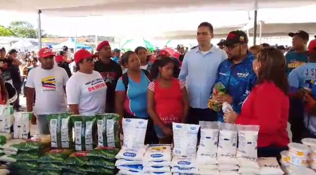 Habitantes de Laguna de Tacarigua atendidos con jornada de atención integral