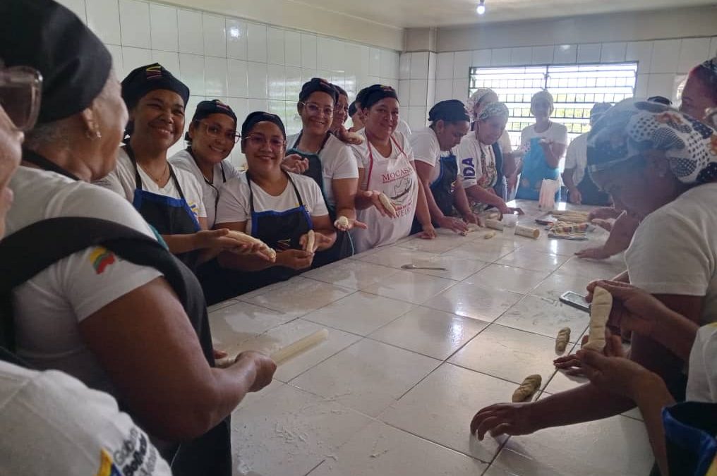 Miranda forma a más de 150 trabajadores del PAE a través del Inces