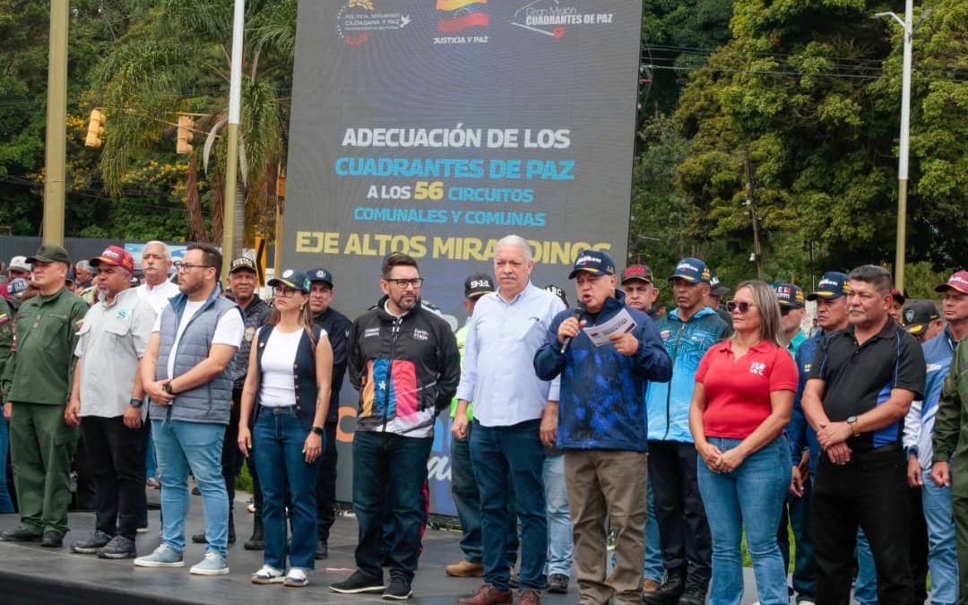 Entregan 14 patrullas y 112 motos para la expansión y consolidación de los Cuadrantes de Paz en los Altos Mirandinos