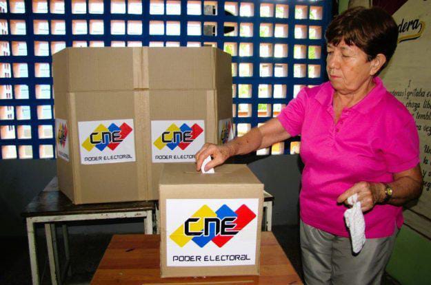 Alcaldesa Yuhismar Hernández insta a todo el pueblo de Charallave a participar en consulta del 23N