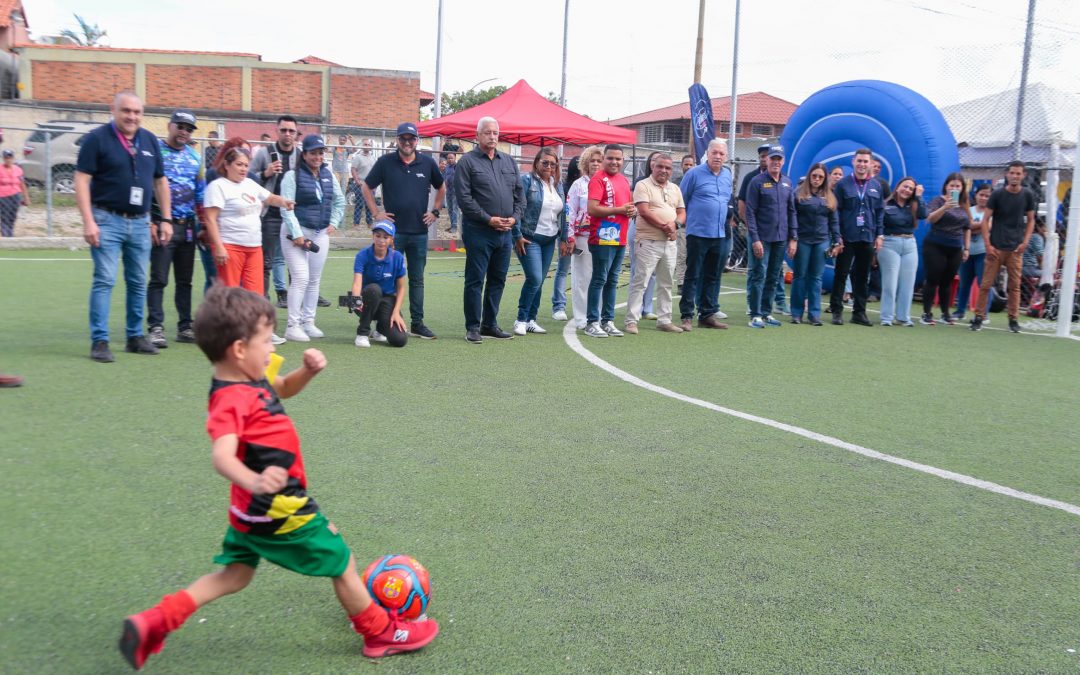 Cancha rehabilitada en Vista Hermosa atenderá a más de 3 mil mirandinos gracias a la Consulta Popular de la Juventud