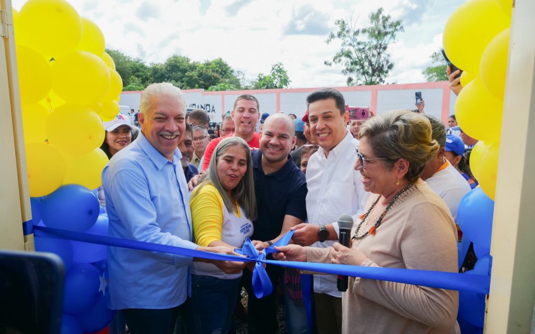 Miranda se acerca a las 300 escuelas renovadas en el estado