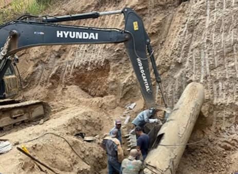 Reparan tubería para favorecer a 30 mil familias de municipios metropolitanos