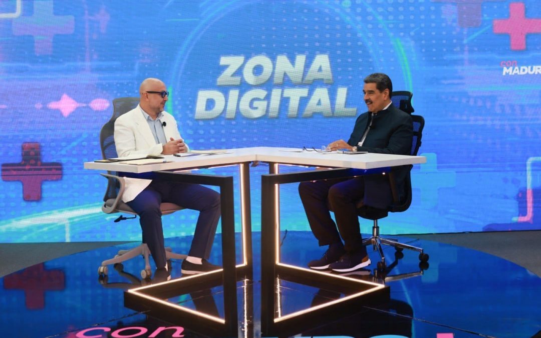 Maduro premia a comunas más votadas por su récord de participación