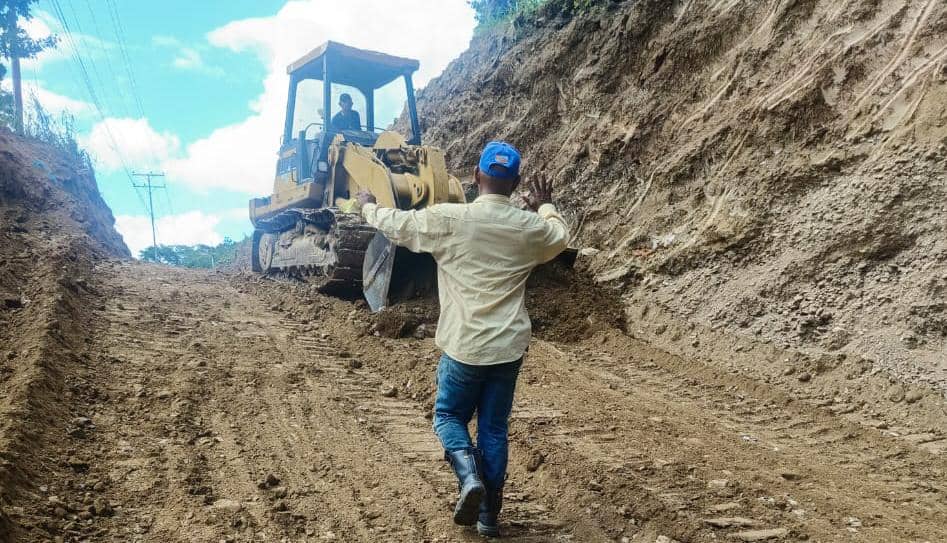 Rehabilitan la carretera nacional La Variante
