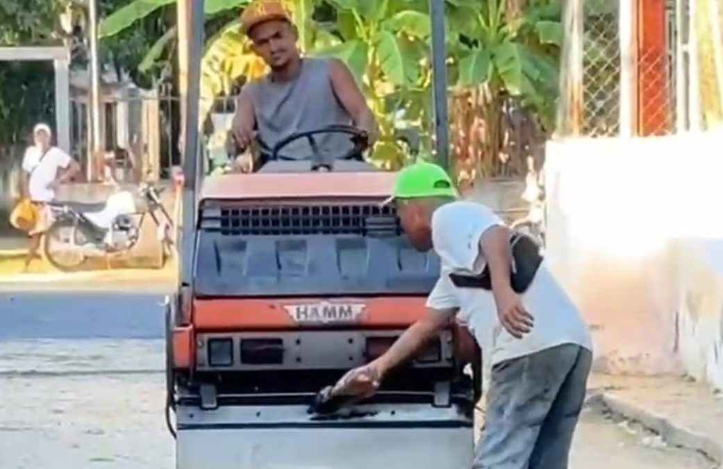 Reparan vías de Santa Lucía del Tuy previo a fiesta religiosa