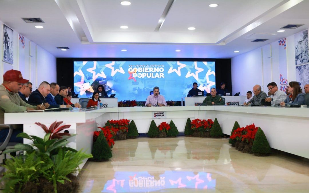 Maduro declara transición comunal al socialismo