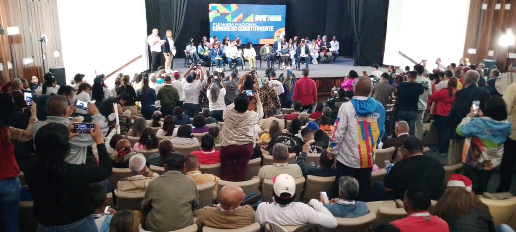 14.987 profesionales y técnicos debaten el futuro productivo de Venezuela