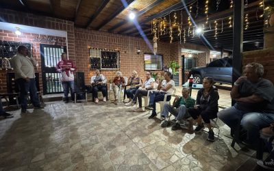 Asesoran a Comuna Río Grande para adquisición de vehículos aprobados en Consulta Popular Nacional