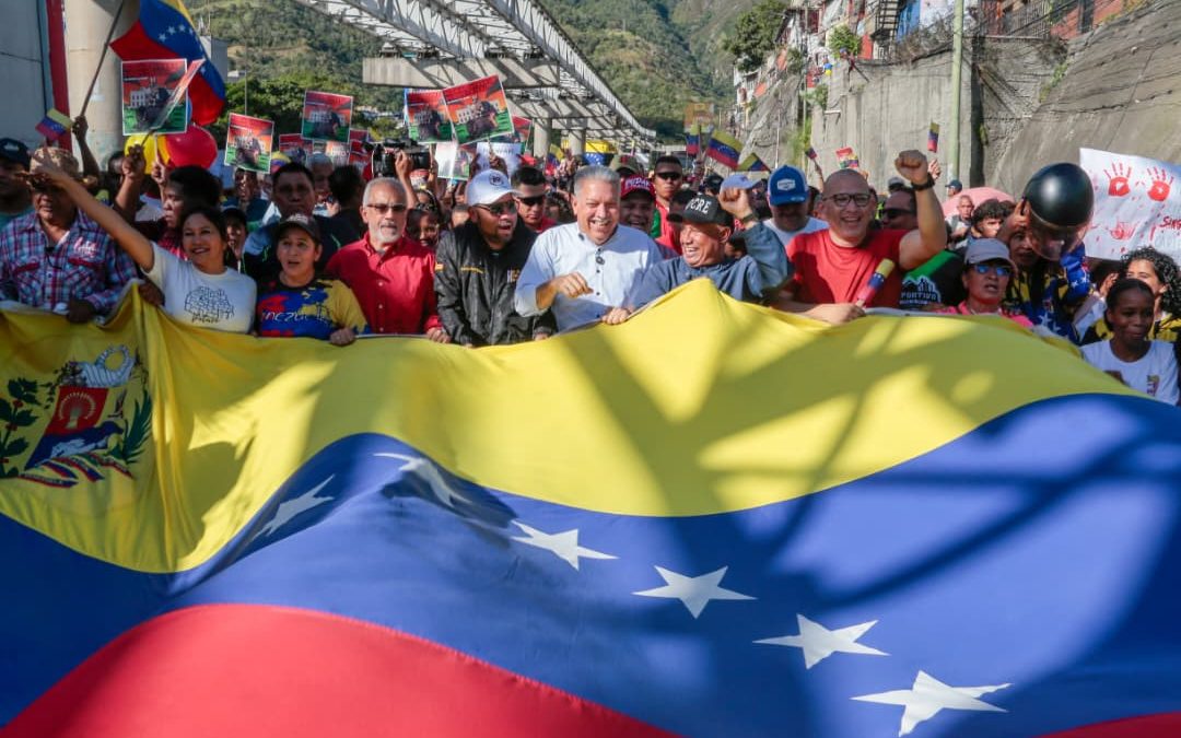 Gobernador Elio Serrano lideró la Gran Protesta Nacional contra la Piratería Yankee en Petare