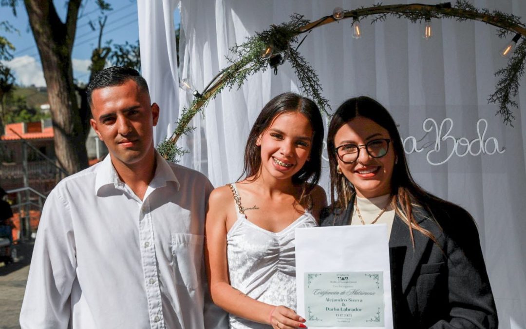 Matrimonios colectivos en Carrizal refuerzan la política social de Miranda